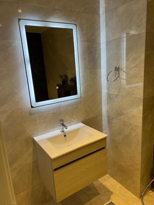 Modern Studio In The Heart Of Amman Exteriör bild